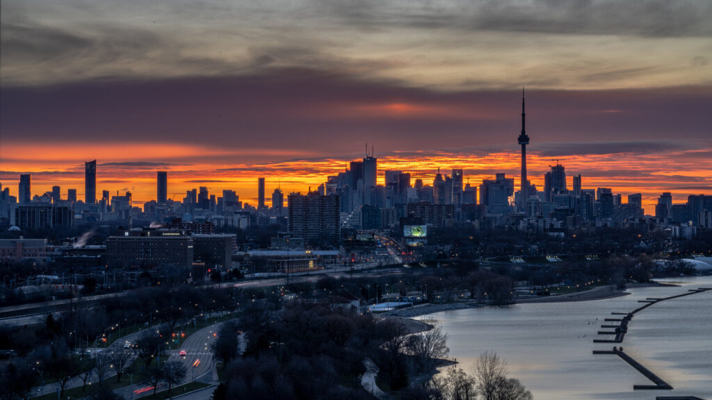 Beyond the Bar: 10 Creative Ways to Make Friends in a New Canadian City